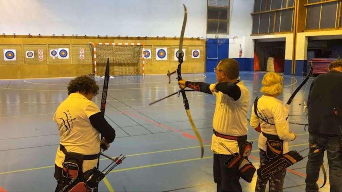 À Martigues, le tir à l'arc est un art qui cultive le calme et la précision