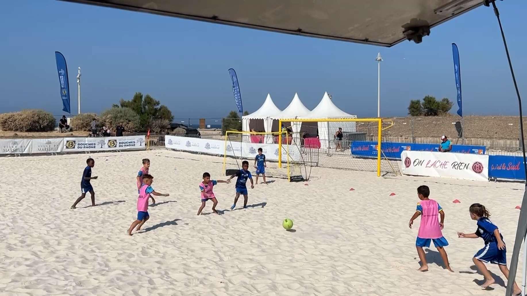 Stages pour enfants, succès mondial : le Marseille Beach Team fait rayonner le "foot sur sable"