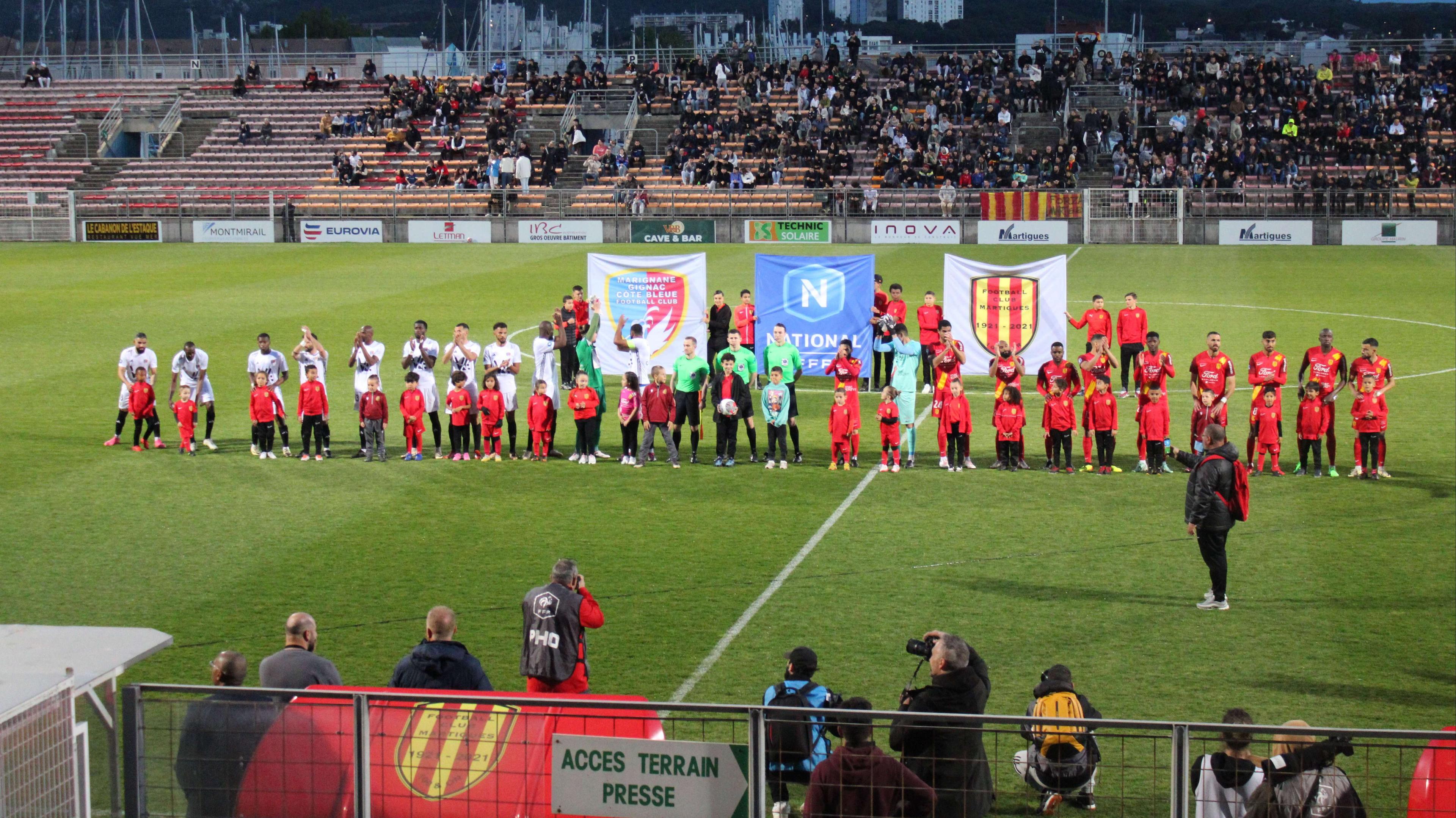 À 10 contre 11 le FC Martigues s'impose dans le derby face à Marignane Gignac 
